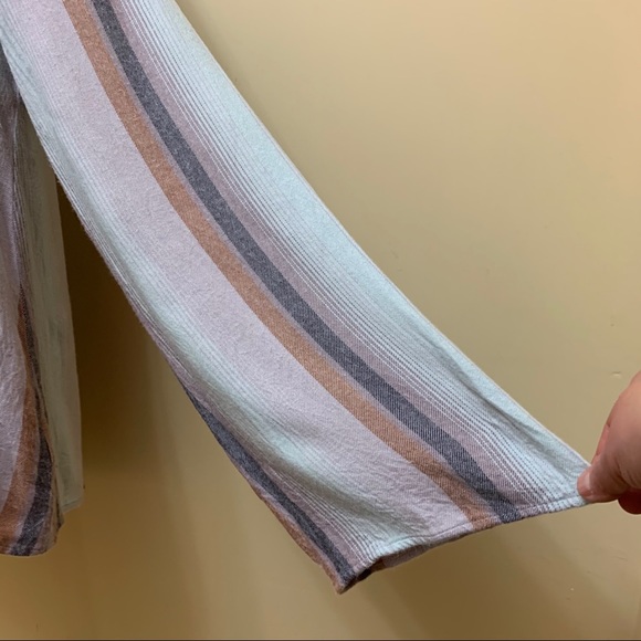 Cloth & Stone Striped Bell Sleeve Blouse Sz S - Picture 9 of 12